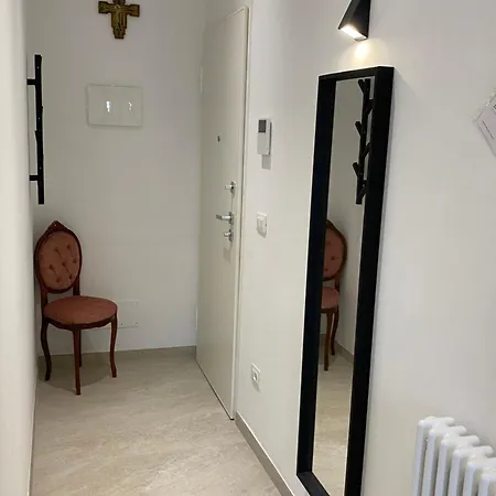 Taylors Apartment